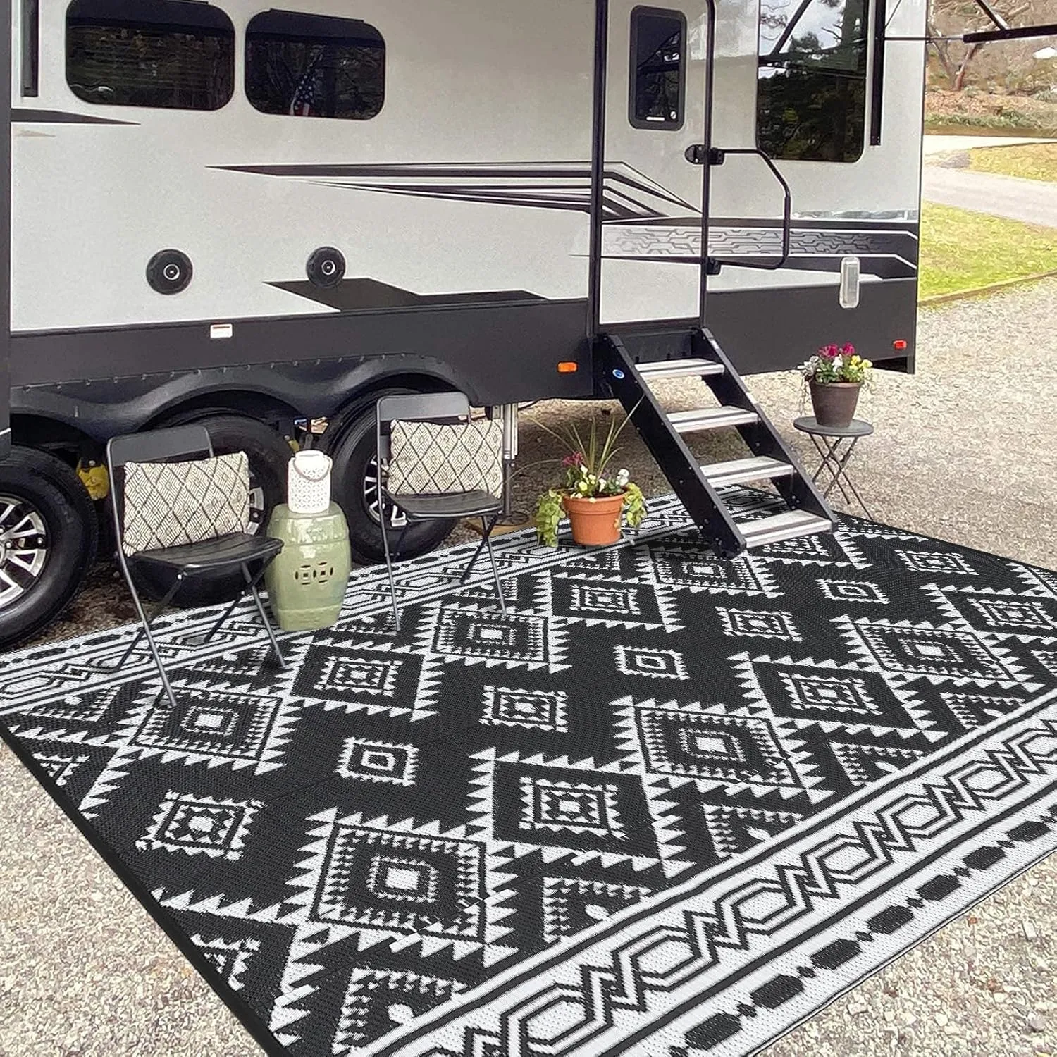 5' x 8' Reversible Mats, Plastic Straw Rug, Modern Area Rug, Large Floor Mat for Outdoors, RV, Patio, Backyard, Deck, Picnic, Beach, Trailer, Camping, Porch, Balcony, Bohemia Black & White