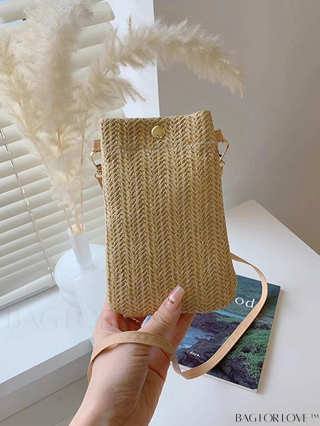 BagForLove - Floral-Decorated Mini Vacation Woven Crossbody Bag for Effortless Style