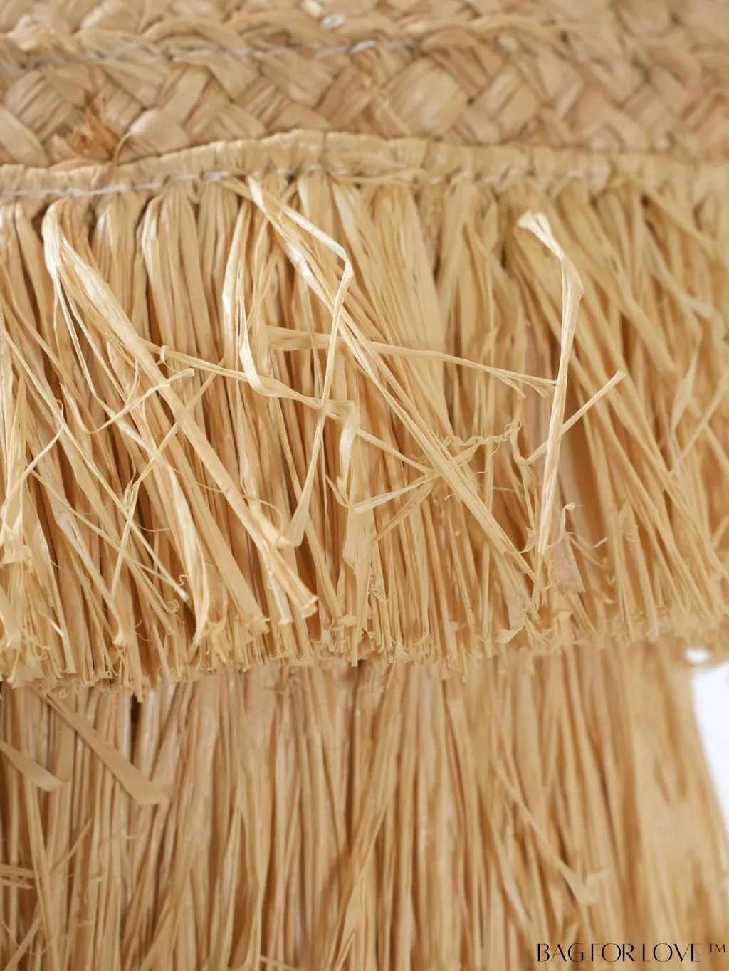 BagForLove - Stylish Woven Beach Bag with Tassel Decoration - Perfect for Beach Getaways