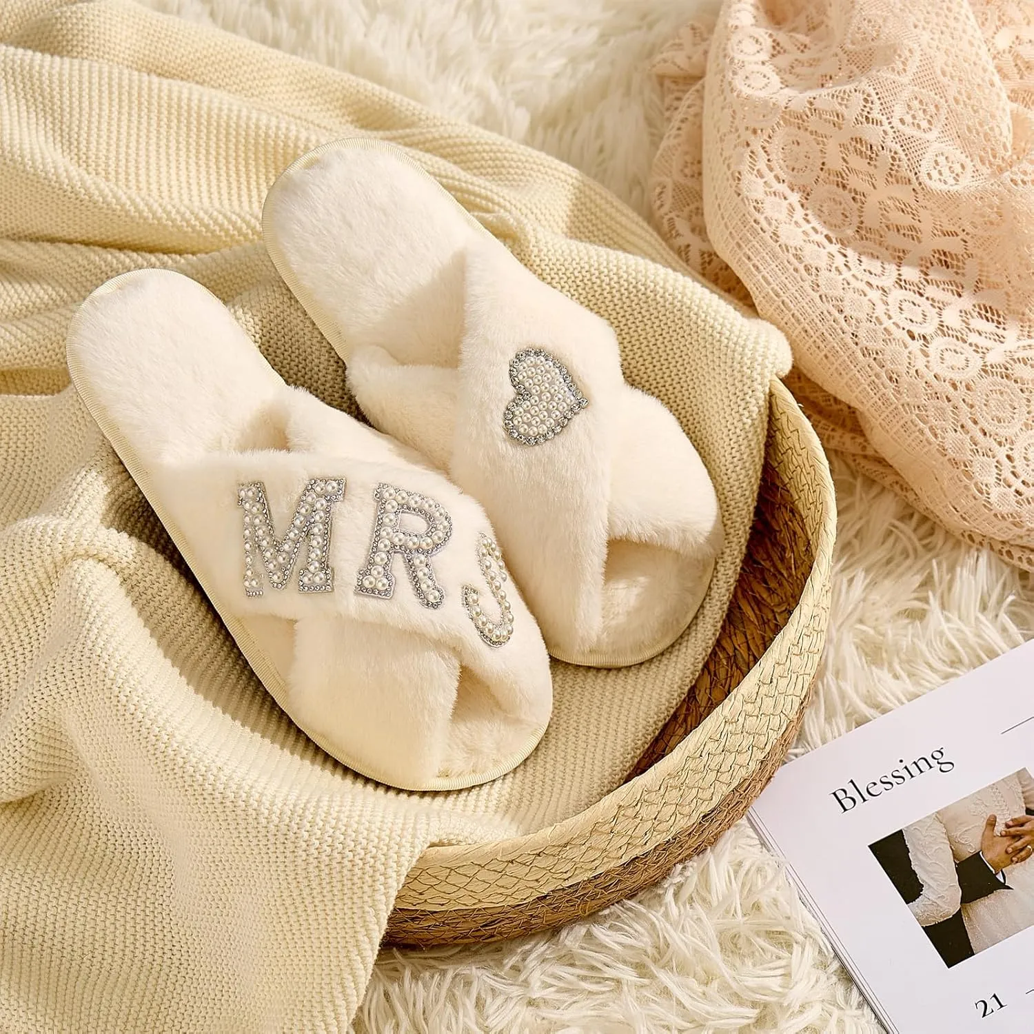 Bride Slippers for Wedding Day, Bride To Be Bridal Shower Gift for Women Bridesmaids, Personalized MRS Heart Pearl Letter Open Toe Fuzzy Flip Flops, Getting Ready Outfit, Bachelorette Party