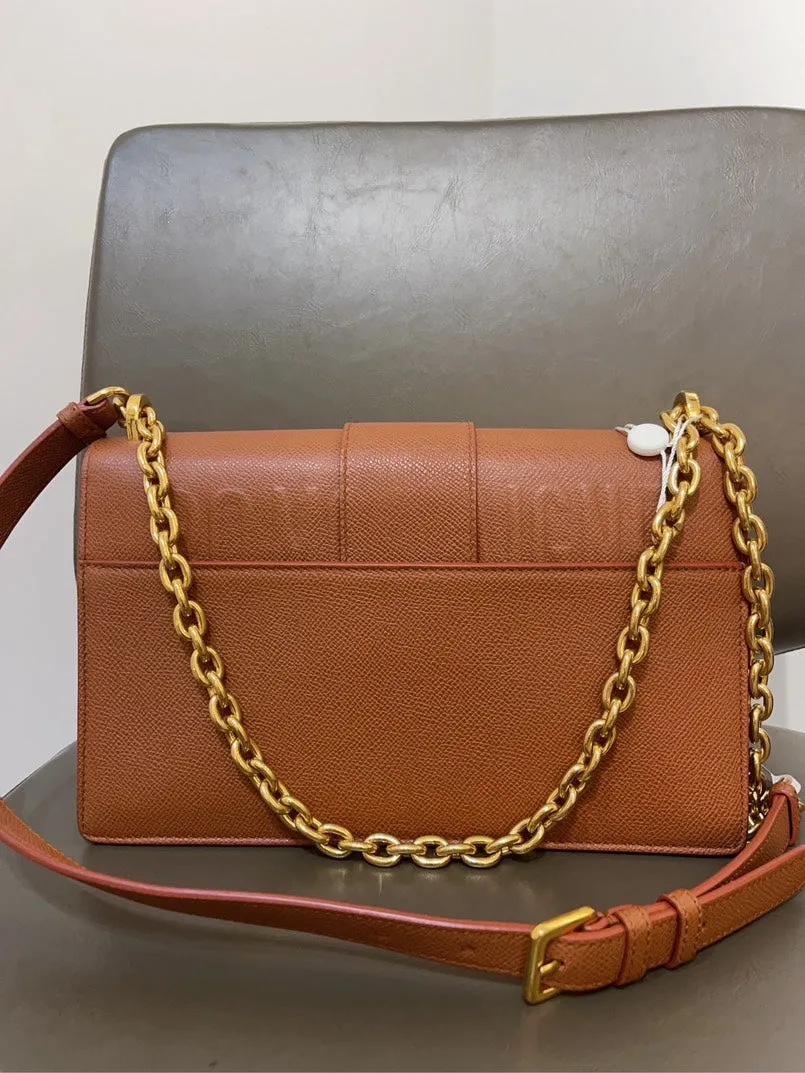 Caramel Shockproof Dior Premium finish Bag Montaigne Shoulder MM