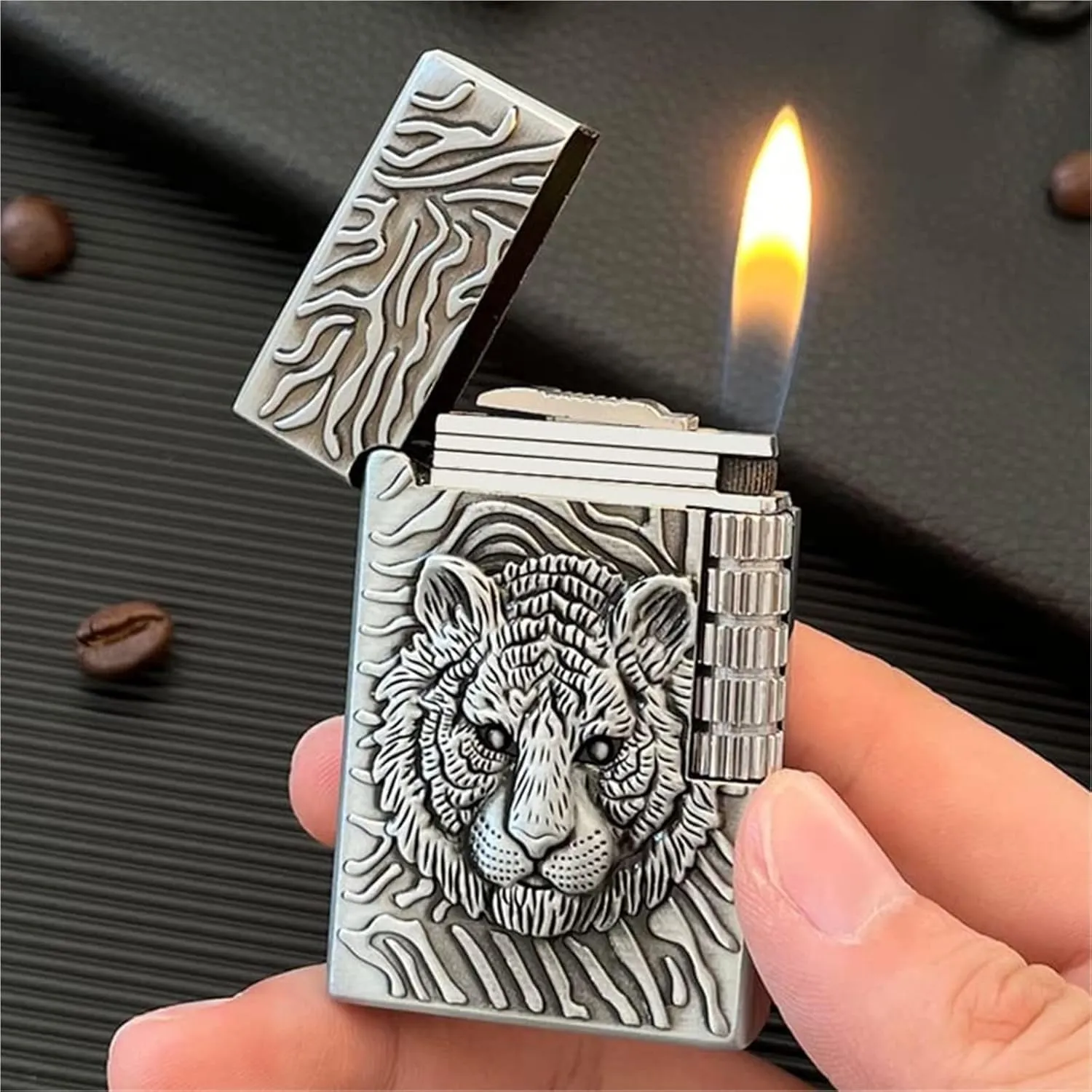 Classic brass Grinding Wheel Lighter, 3D Engraving,Sound of Opening Lid,Flint Side Slide Igniter,Soft Flame Lighter Butane Lighter, Outdoor Cigarette/Cigar/Candle Gift for Men，Dad Husband Gift Collect