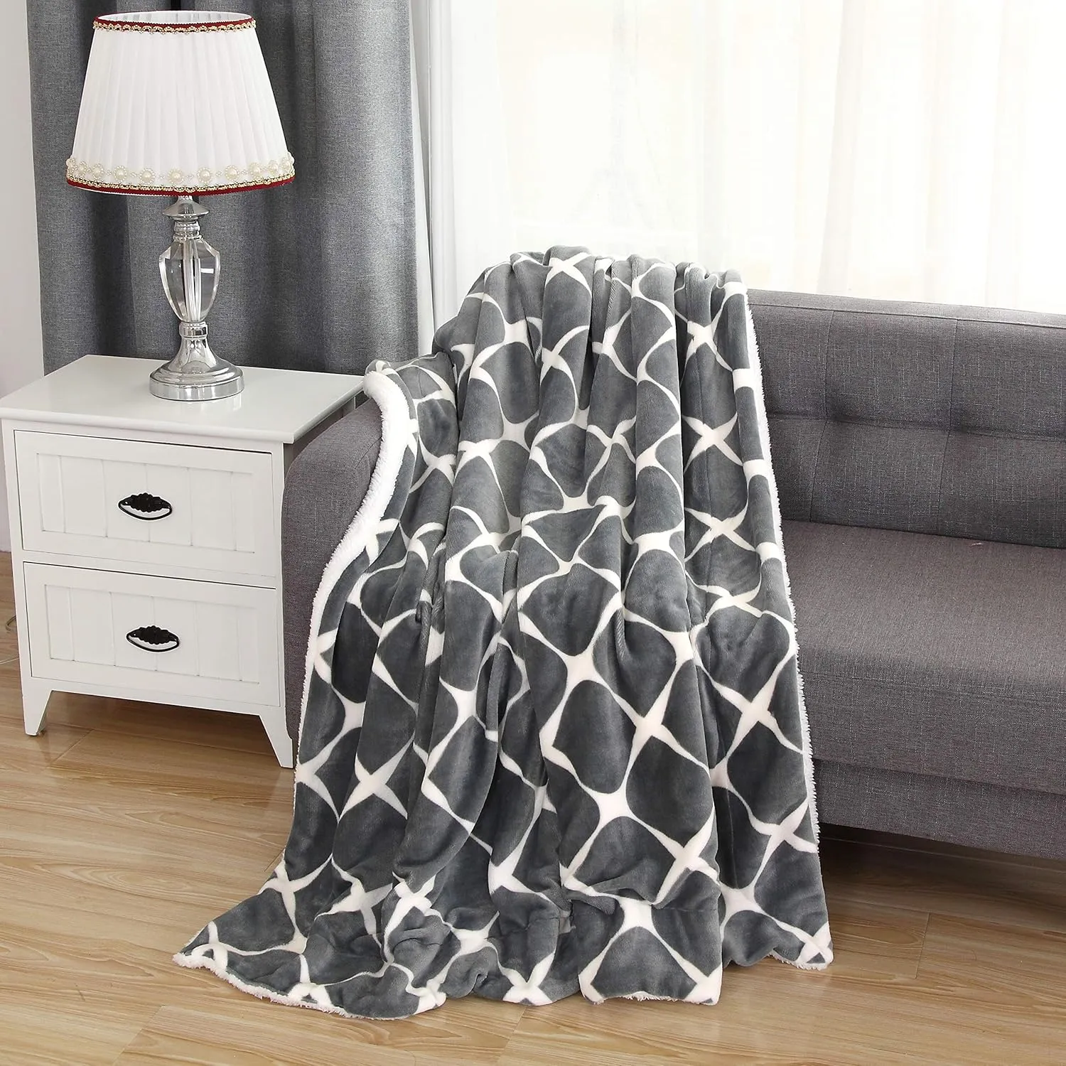 Elegant Comfort Reversible, Printed Sherpa Throw Blanket, All-Season Blanket- Super Soft, Cozy and Plush- Decorative Throw, Perfect for Lounging, 50 x 60 inches, Bloomingdale, Sherpa Throw Silver Grey