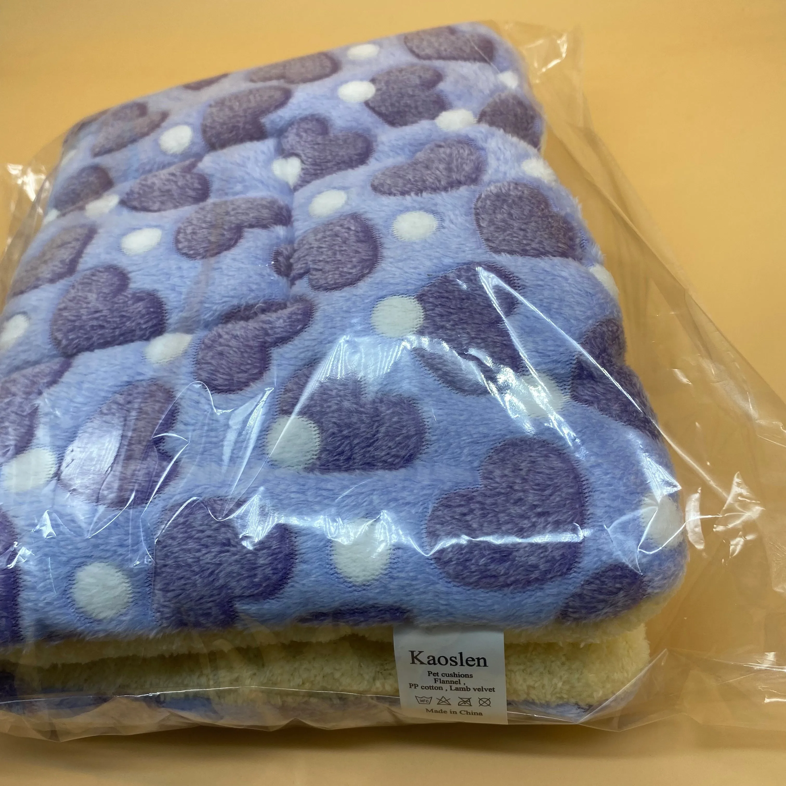 Kaoslen Portable beds for pets,  Plush Dog Cat Bed Soft and Fluffy Cuddler Pet Cushion (Blue, One Size)