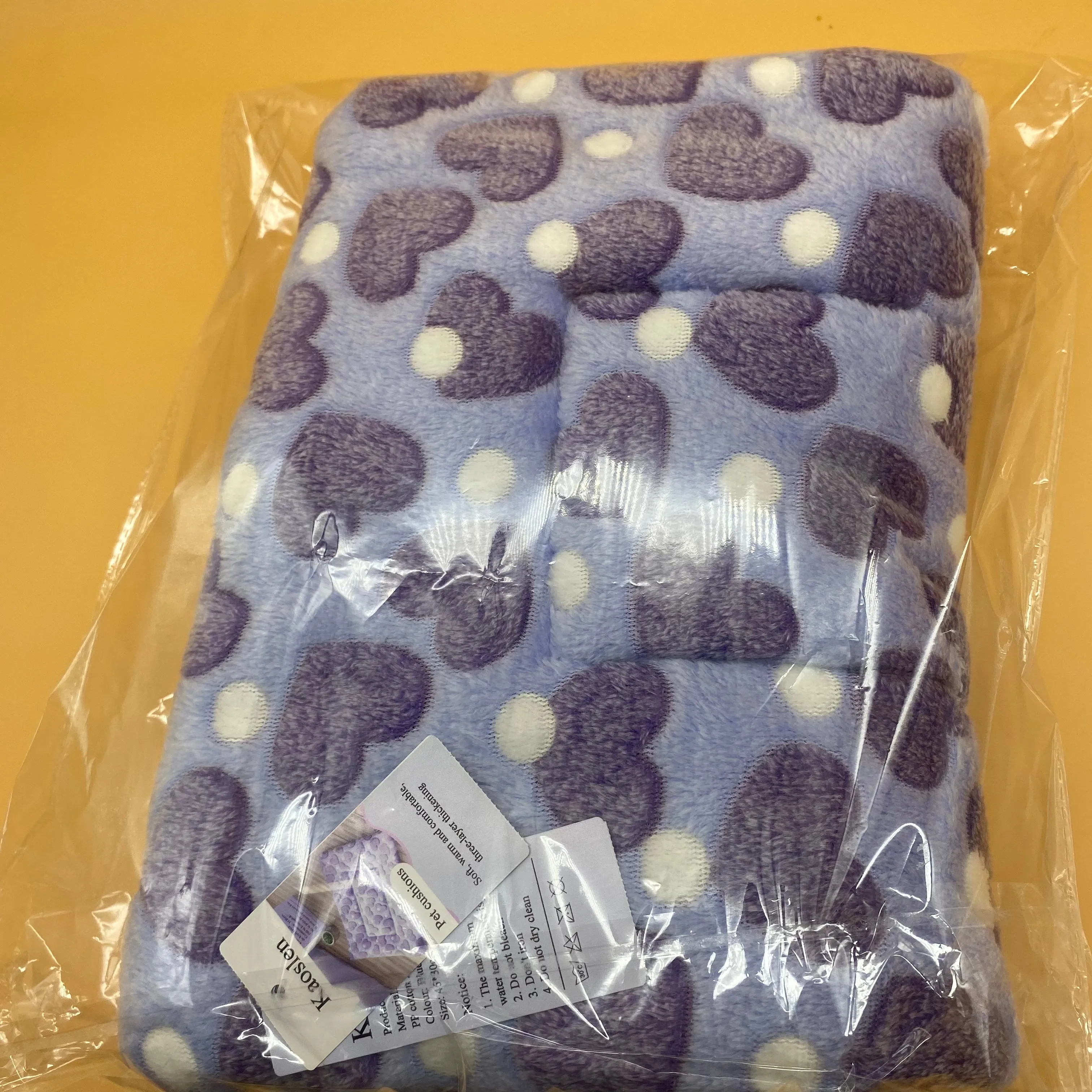 Kaoslen Portable beds for pets,  Plush Dog Cat Bed Soft and Fluffy Cuddler Pet Cushion (Blue, One Size)