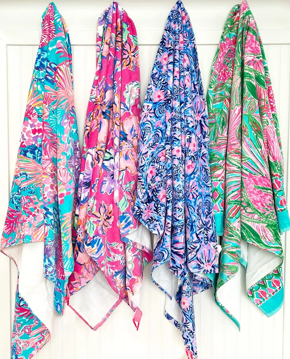 Lilly Pulitzer Oversized Pool/Beach Towel, 40 x 70, Large Terry Cloth Towel for Adults, Splendor in The Sand