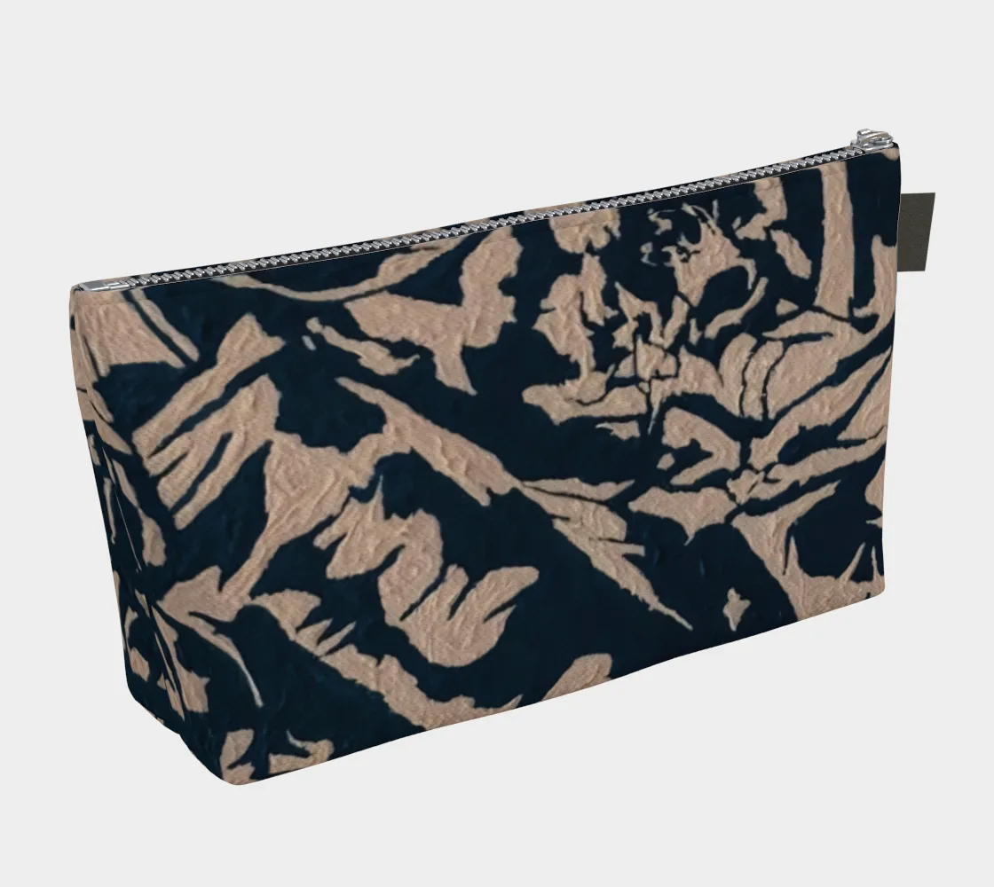 Makeup Bag (2024-12-08, 6:10 p.m.)