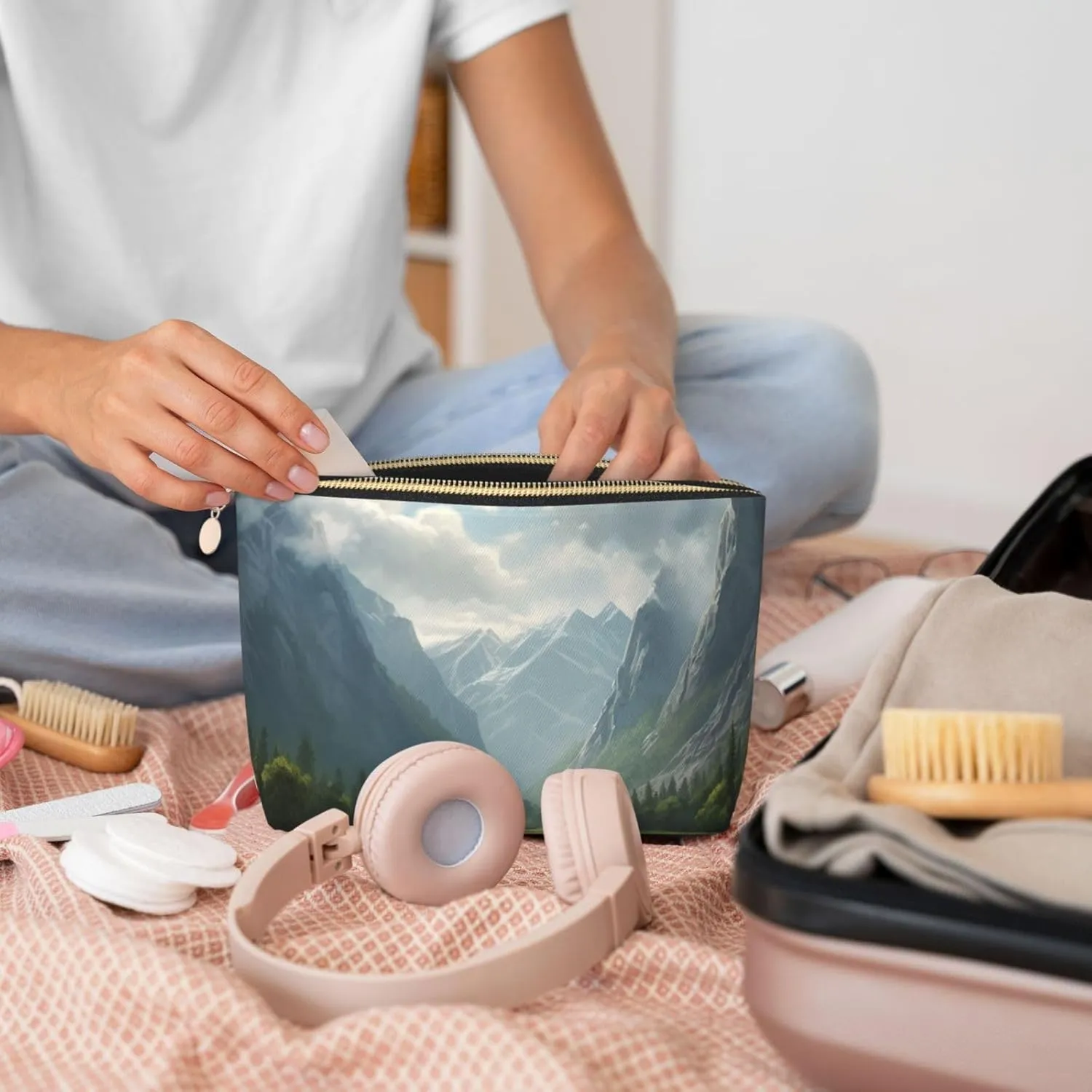 Makeup Bag for Women Valley Travel Cosmetic Bag Large Capacity Portable Makeup Organizer Bags PU Leather Waterproof Toiletry Bag Cute Aesthetic Zipper Makeup Pouch