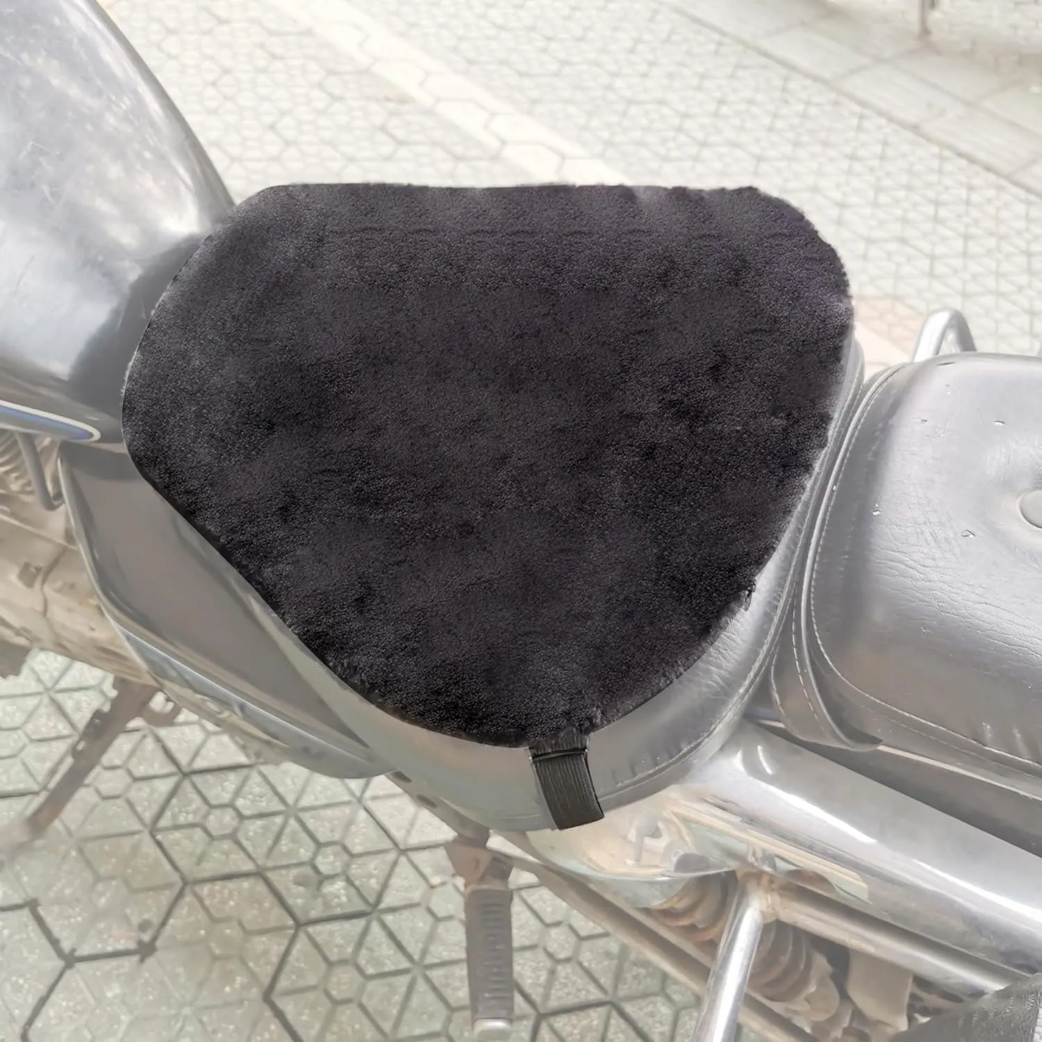 Motorcycle Gel Seat Cushion, 3D Honeycomb Shock-Absorbing, Hollow and Breathable, Hel Material is Compressive, Non-Breaking, Non-Hardening, Soft and Comfortable (Plush)