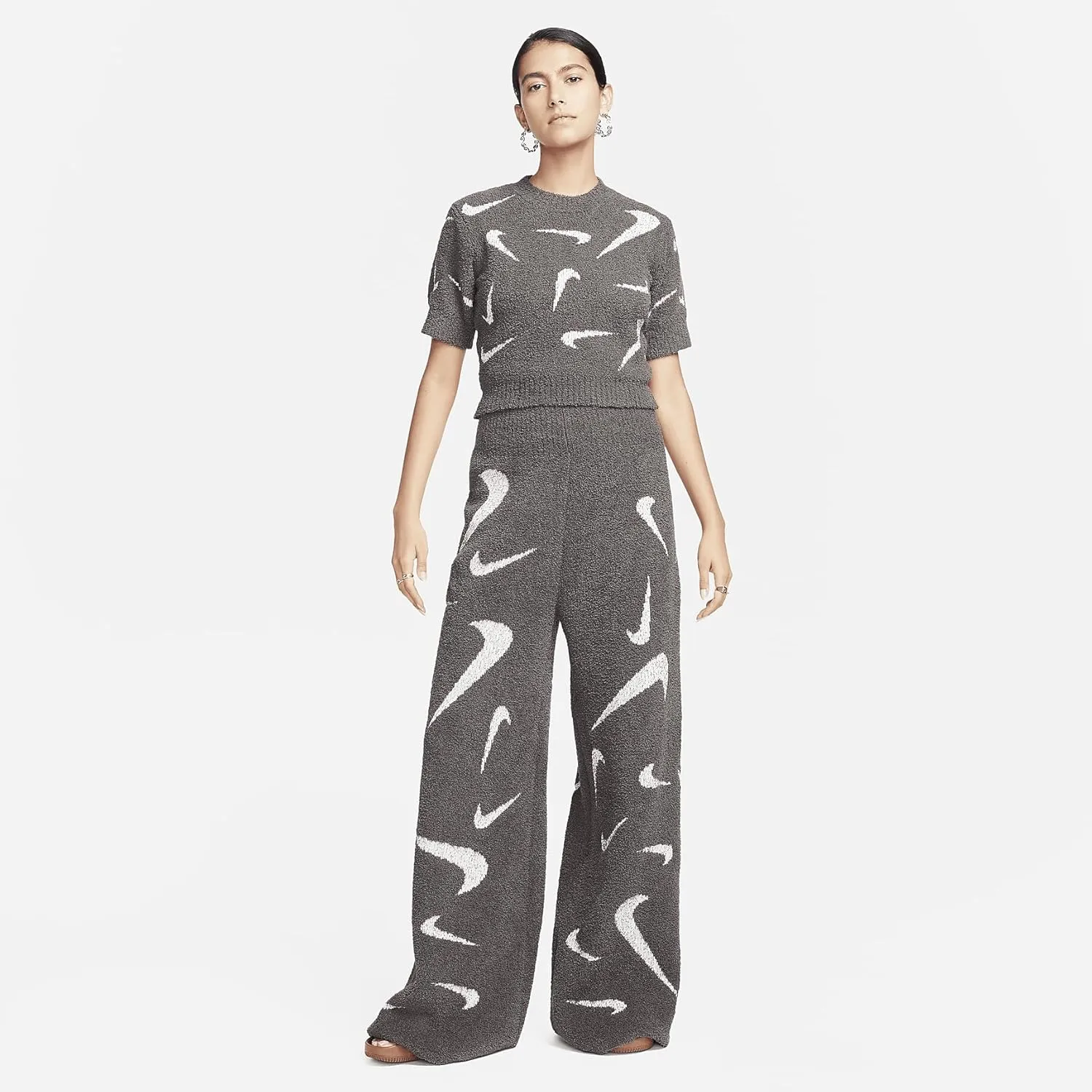 Nike Sportswear Phoenix Cozy Bouclé Women's High-Waisted Wide-Leg Knit Pants (FD4288-254, Medium Ash/Light Orewood Brown)
