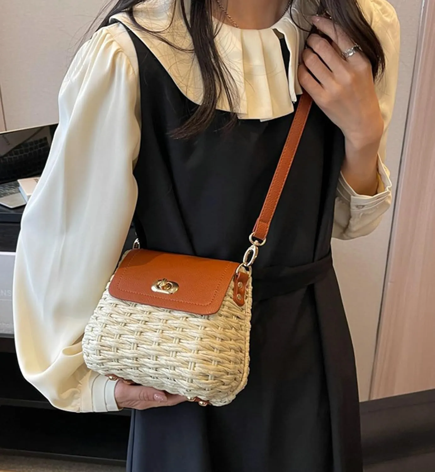 Obosoyo 2025 Trendy Woven Straw Crossbody Bag Women Small Square Shoulder Bag Summer Beach Daily Use Twist Bag