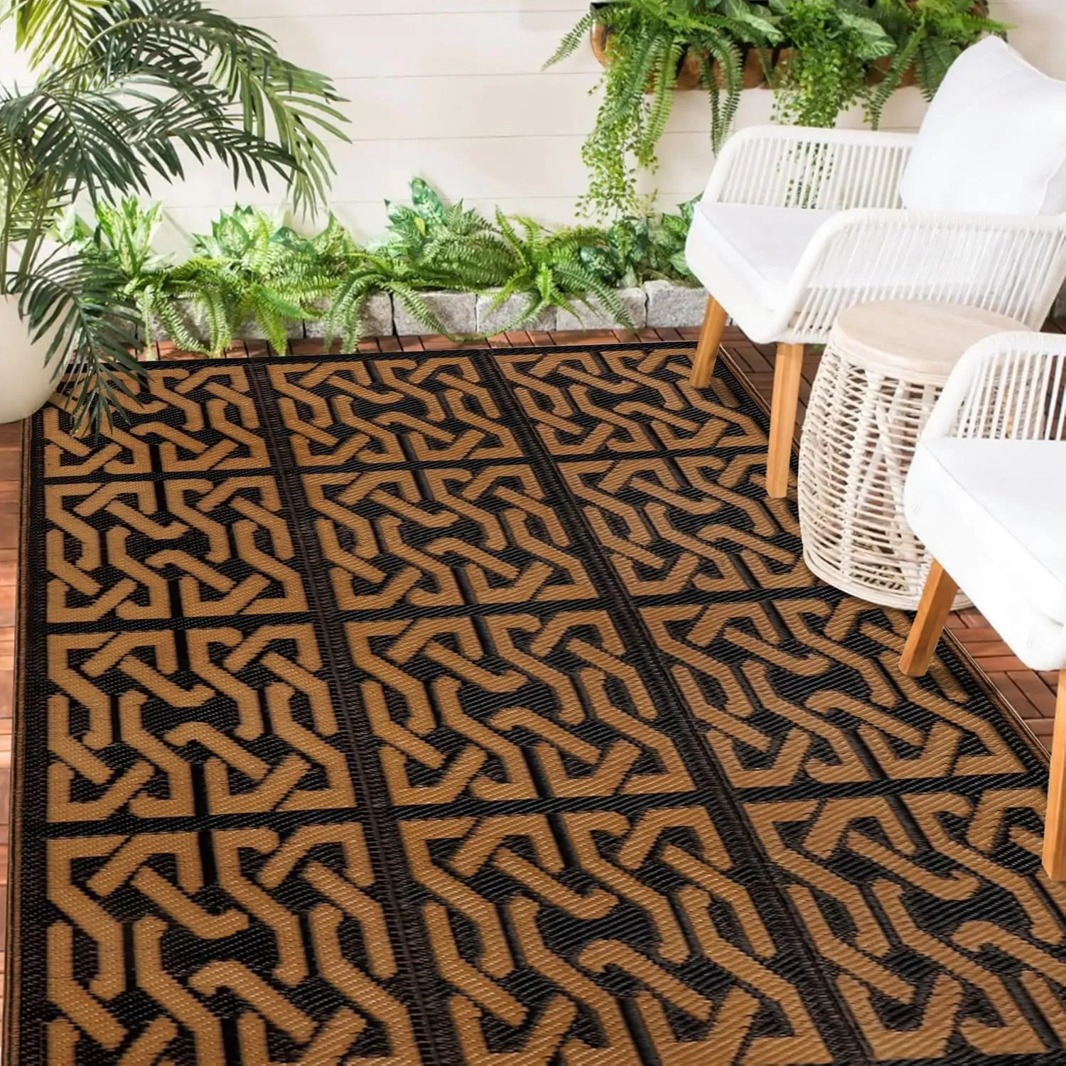 SAND MINE Reversible Mats, Plastic Straw Rug, Modern Area Rug, Large Floor Mat and Rug for Outdoors, RV, Patio, Backyard, Deck, Picnic, Beach, Trailer, Camping (4' x 6', Black & Brown)