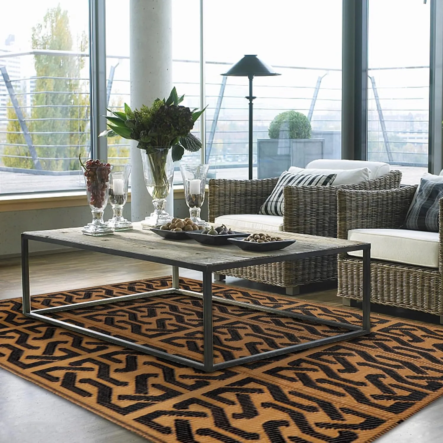 SAND MINE Reversible Mats, Plastic Straw Rug, Modern Area Rug, Large Floor Mat and Rug for Outdoors, RV, Patio, Backyard, Deck, Picnic, Beach, Trailer, Camping (4' x 6', Black & Brown)