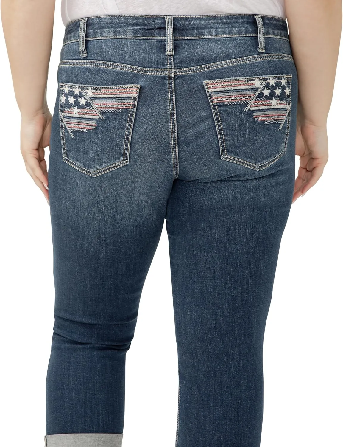 Silver Jeans Co. Women's Plus Size Suki Mid Rise Curvy Fit Capri Jeans