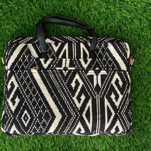 SLEEK LAPTOP BAGS