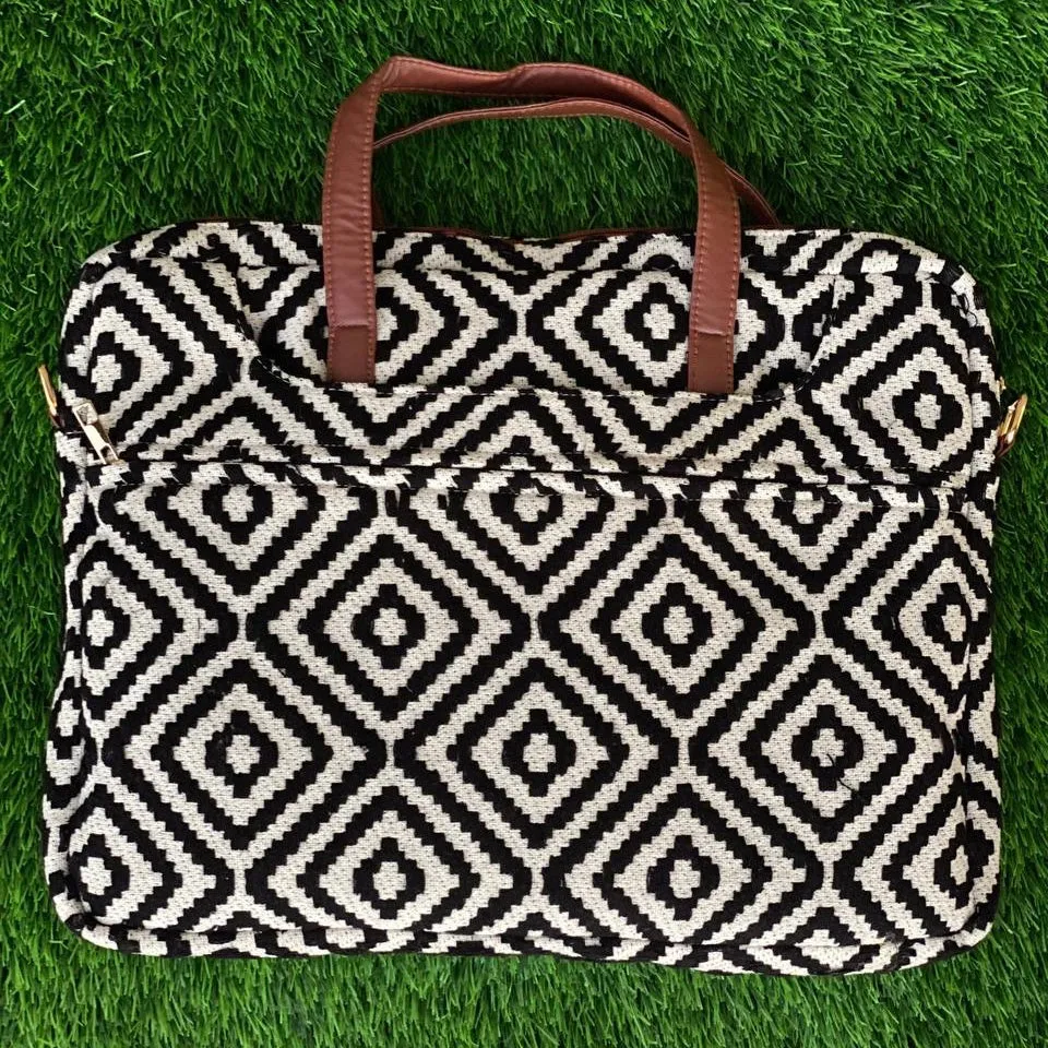 SLEEK LAPTOP BAGS
