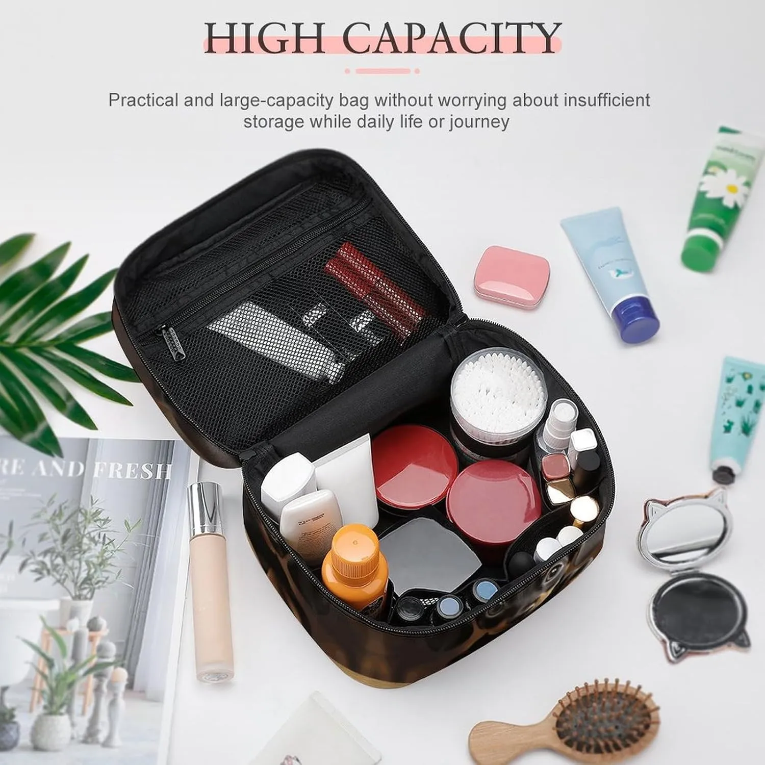 Travel Toiletry Bag for Women And Men,Dog Dachshund Toiletry Organizer, Makeup Bag Travel Organizer for Shampoo,Toiletries